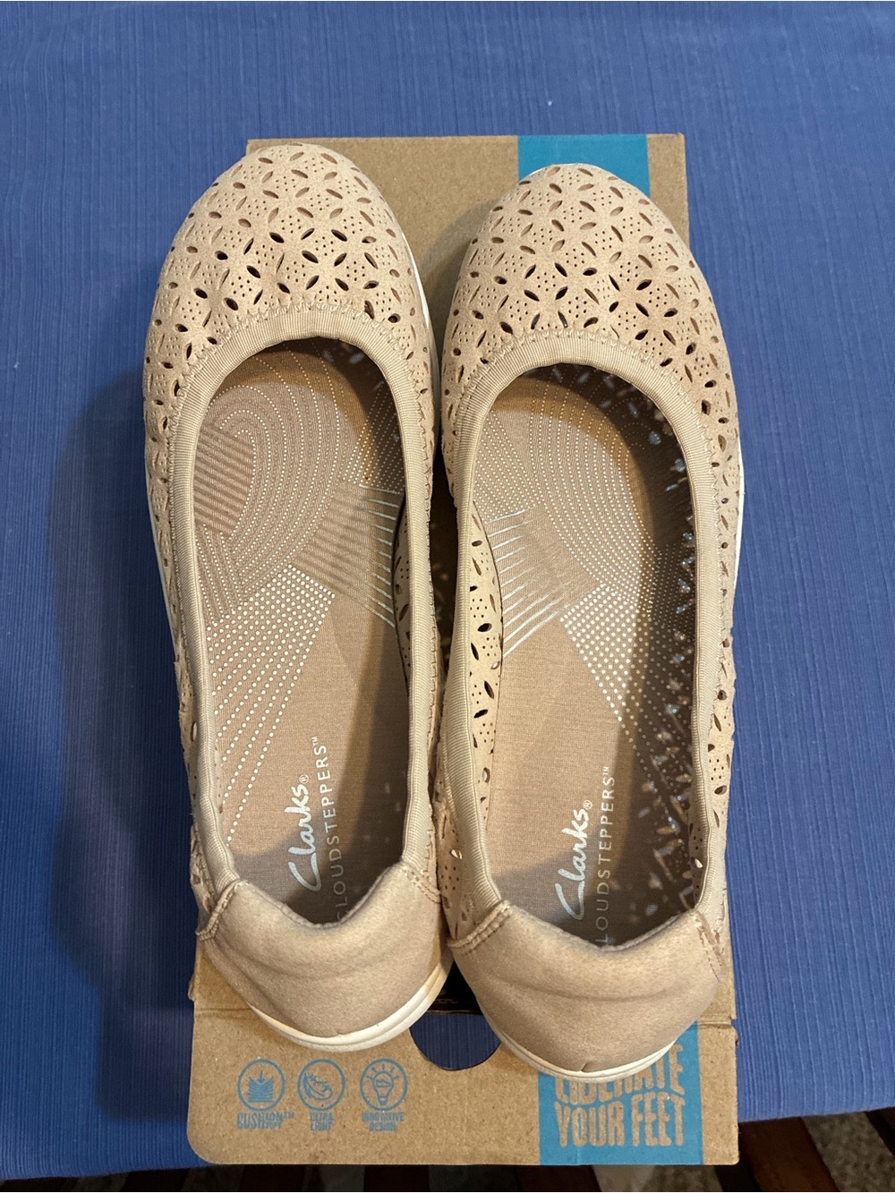 Clarks Breeze Women's (Light sand) Laser-Cut Ballet Flats